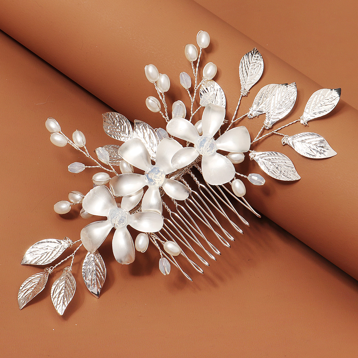 Sliver Luxurious Floral Metal  – обзор и цена Event Suppliers