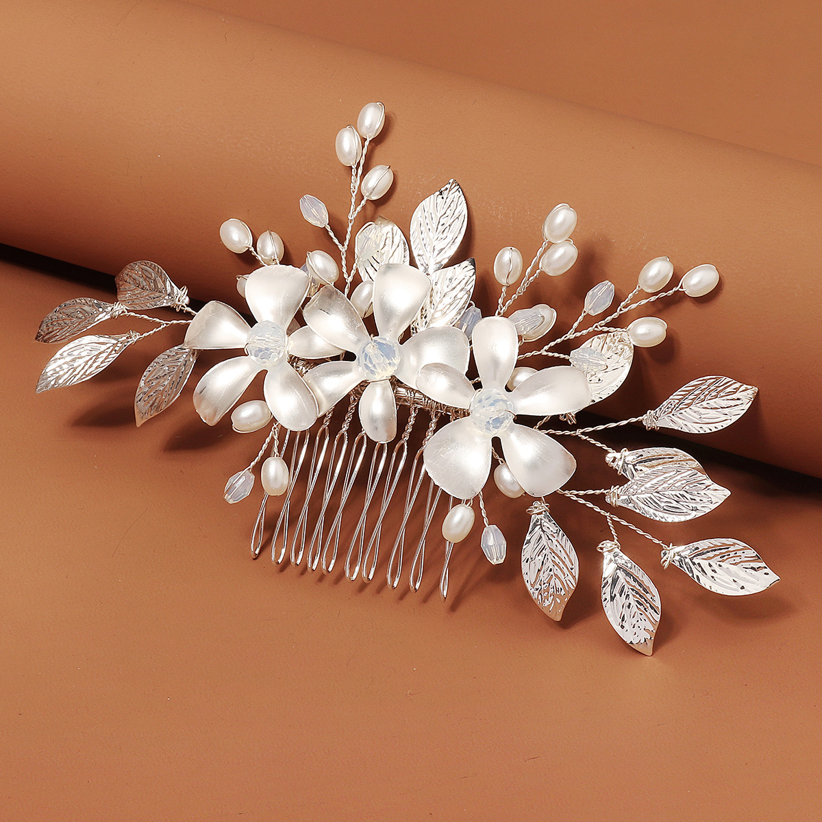 Sliver Luxurious Floral Metal  – обзор и цена Event Suppliers