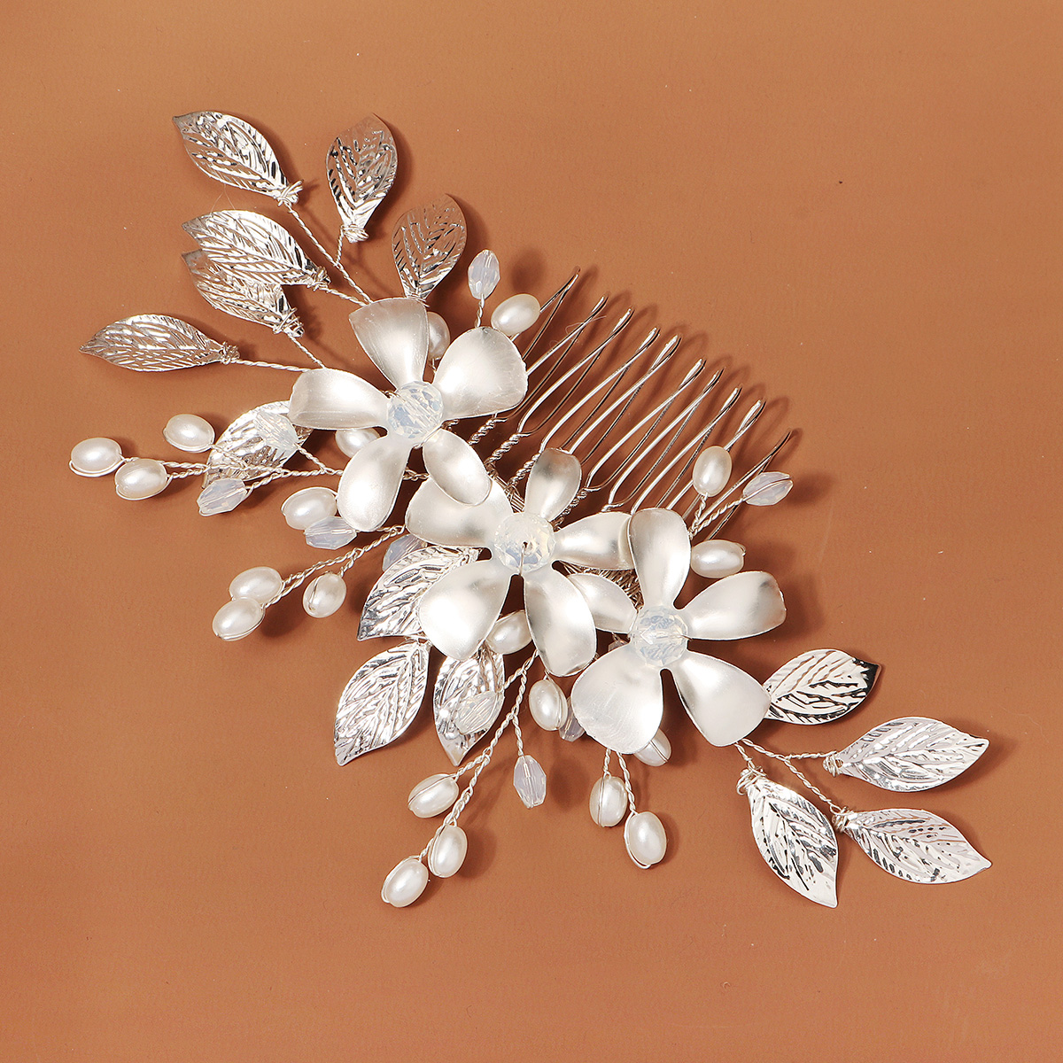 Sliver Luxurious Floral Metal  – обзор и цена Event Suppliers